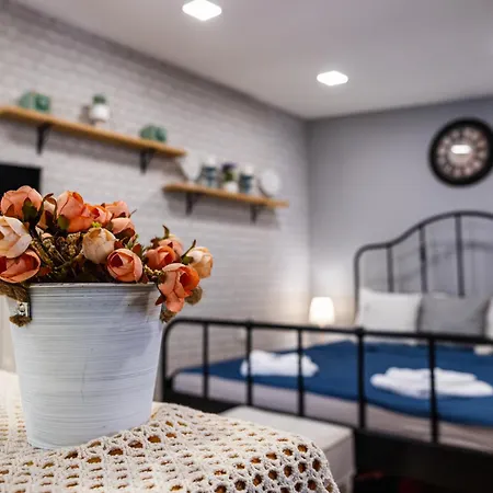 Cozy In Center Апартаменты *